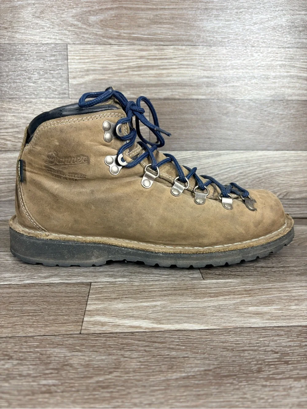 Danner Mountain Pass Gunmetal Boots Nubuck Leather Vibram Gore-Tex Men’s Sz 9EE